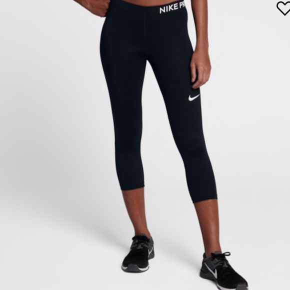 Nike pro black capris - Picture 1 of 5